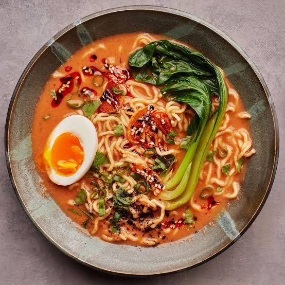 biruismine_'s tweet photo. jujur, pilih mie ayam atau ramen? https://t.co/1zV5zqMs4K