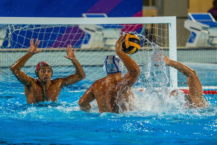 OlimpismoMex's tweet photo. México🇲🇽 vence de forma contundente 25-10 a Costa Rica🇨🇷 en los cuartos de final del torneo varonil de Waterpolo de los Juegos Centroamericanos y del Caribe 🤽

Ahora, en semifinales enfrenarán a Colombia🇨🇴 mañana a las 12:00pm. https://t.co/hEdwtrYuVf