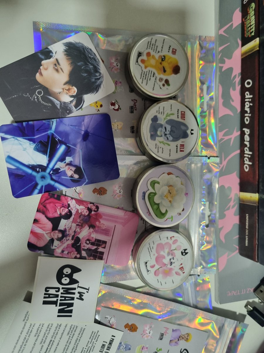 crfbinchan's tweet photo. Feedback super positivo para @use_maniac as velas são super cheirosas os adesivos super fofos os brindes uns amores, fico feliz de ter sido a primeira cliente do site e com certeza vou voltar a comprar!!! https://t.co/j4BUO0wZ6e