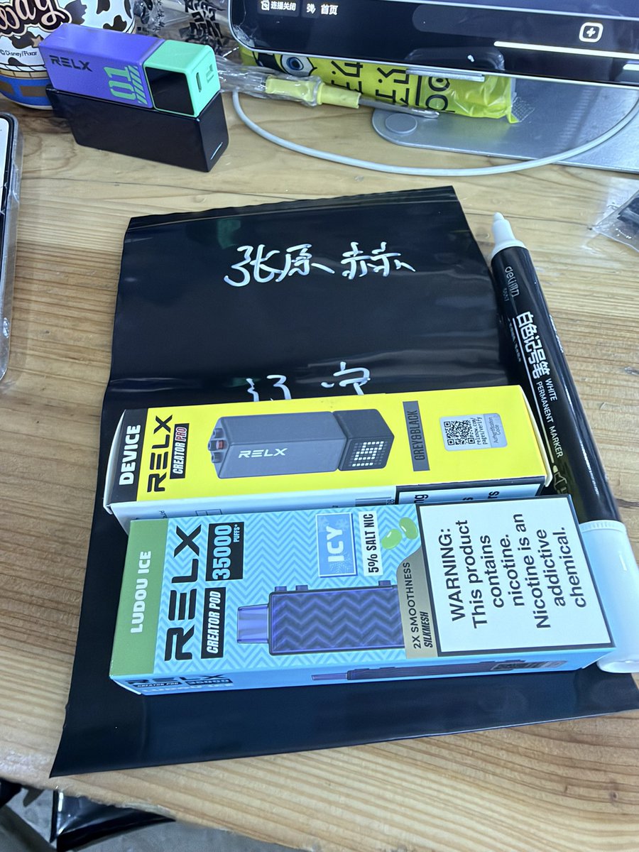 chisakinngu's tweet photo. #悦刻积木 三代 全口味正品

单键完成电量查看、功率调节、预热三大核心操作SILKMESH丝绸雾化芯大幅提升顺滑度与风味浓郁度，12-22W宽功率区间，除设备数据外，自带90+趣味表情，交互感更强

800mAh电池+30000超大口数，可循环换弹，长期使用成本更低，波浪防滑纹理机身，多配色对应专属口味，辨识度高 https://t.co/AHnYxY8izq