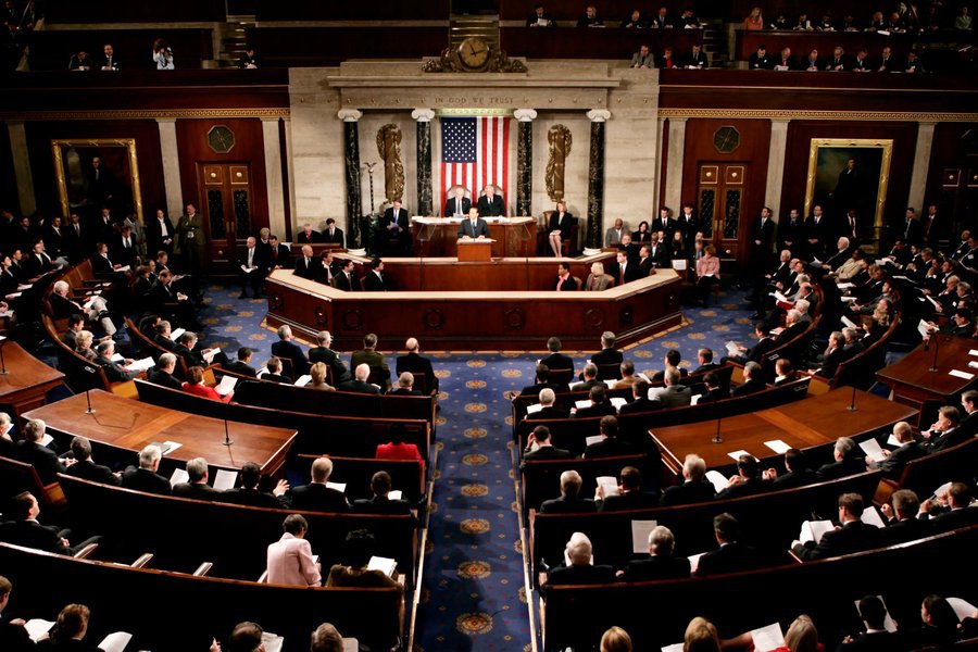 Madfxweb's tweet photo. 🚨 CLARITY ACT UPDATE: Die Republikaner im amerikanischen Senat haben heute den überarbeiteten Gesetzestext veröffentlicht.

Der Entwurf würde bestimmten politischen Amtsträgern, darunter dem Präsidenten, dem Vizepräsidenten und Mitgliedern des Kongresses, sowie deren Ehepartne https://t.co/MmPAunHJx8