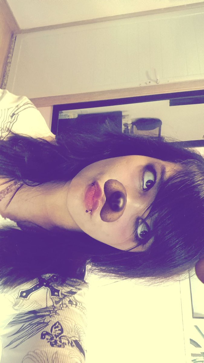 lovesicknev's tweet photo. Pois tomem uma FEMME EMO NEGRA NA TL DE VCS de nada https://t.co/WRdgRzn1Xi