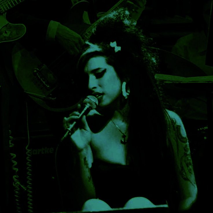 karinatomazzo's tweet photo. AMY
...e la se foram 15 anos 🥀 https://t.co/WBJNgOE15e