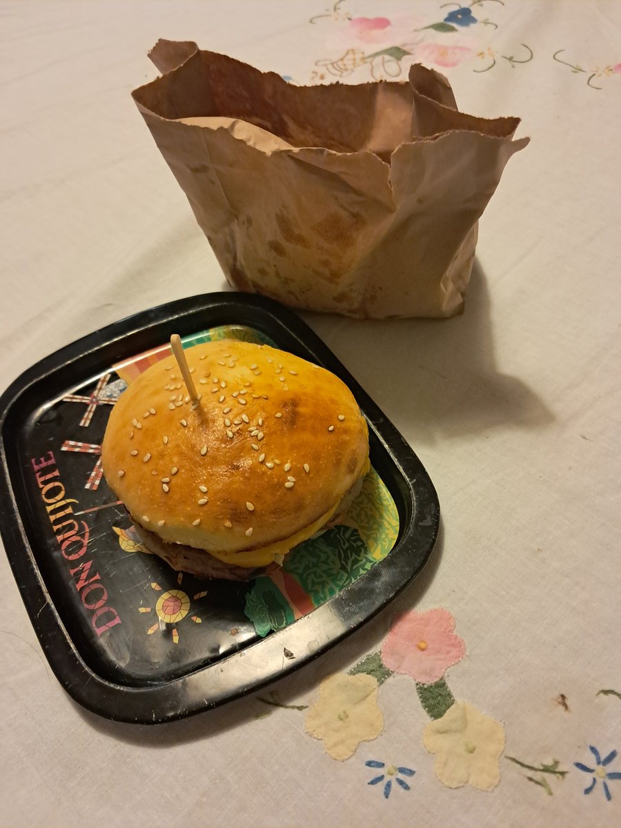MaestroStrangeX's tweet photo. Big Belly Burger🍔 https://t.co/OJNOfVA18e
