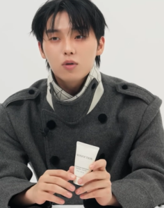 idolperfume_zip's tweet photo. ಣ 260724 최현욱 향기 정보           

✪ 최현욱 
✪ 브랜드: 논픽션
✪ 제품명: 너리싱 핸드 밤  
✪ 가격: 30,000원(50ml)    
✪ 향기 가이드: 베르가못 | 오렌지 블러썸 | 패출리 | 베티 
▶ https://t.co/vOx9yLL4mk

#최현욱 #ChoiHyunWook https://t.co/ryho6nAWSJ