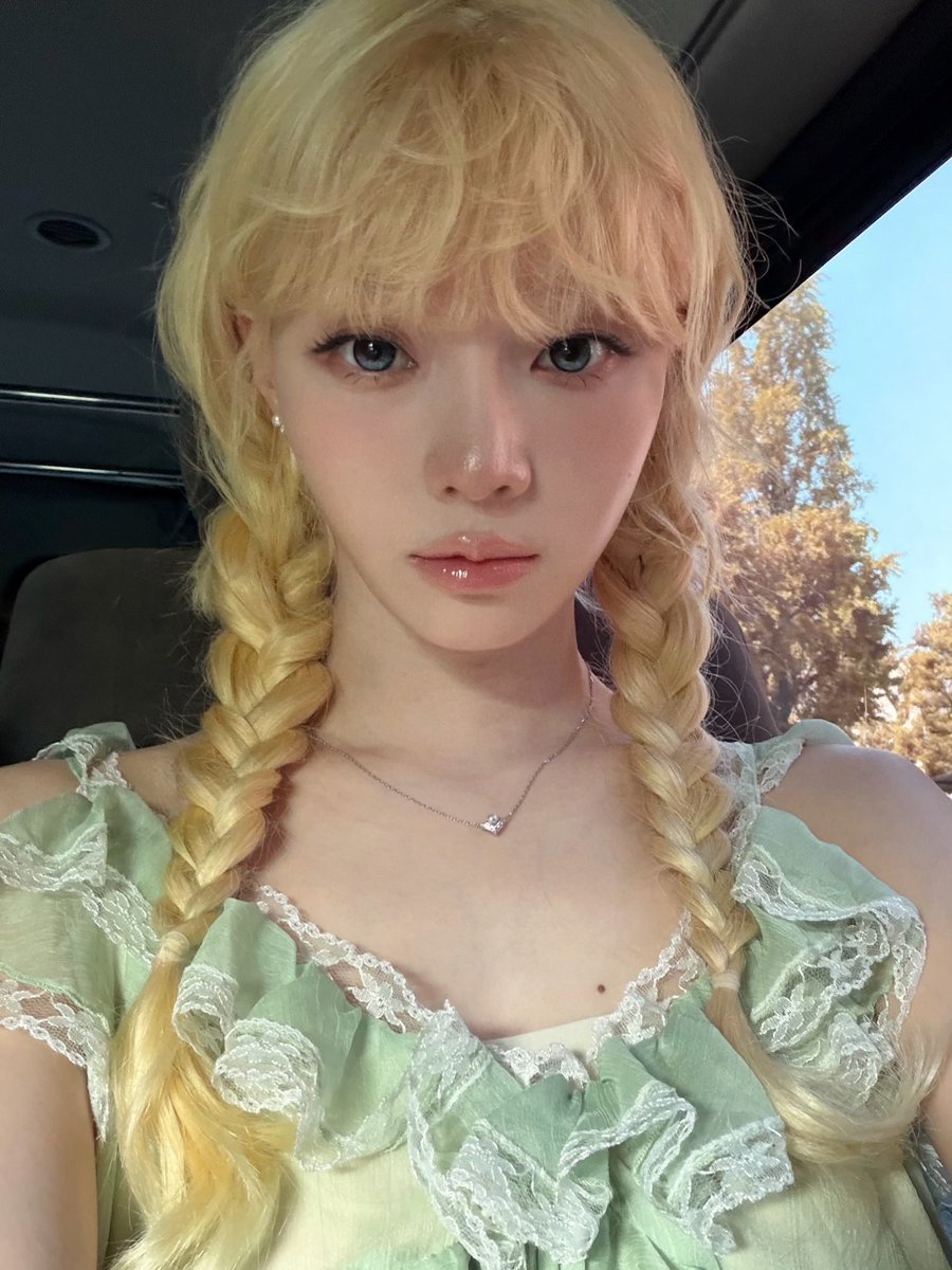 thoyihyun's tweet photo. @_ Hoam.. good morning ziwintuals! Aku udah bangun yaaa dari tidur panjangku. Terbangun dalam keadaan menjadi peri imup menggemaskan! 🧚🏻 Boleh absen siapa aja yang kangen? Aku ketinggalan info dan gossip apa aja please..? 🥺 https://t.co/b9pVIbVPg0