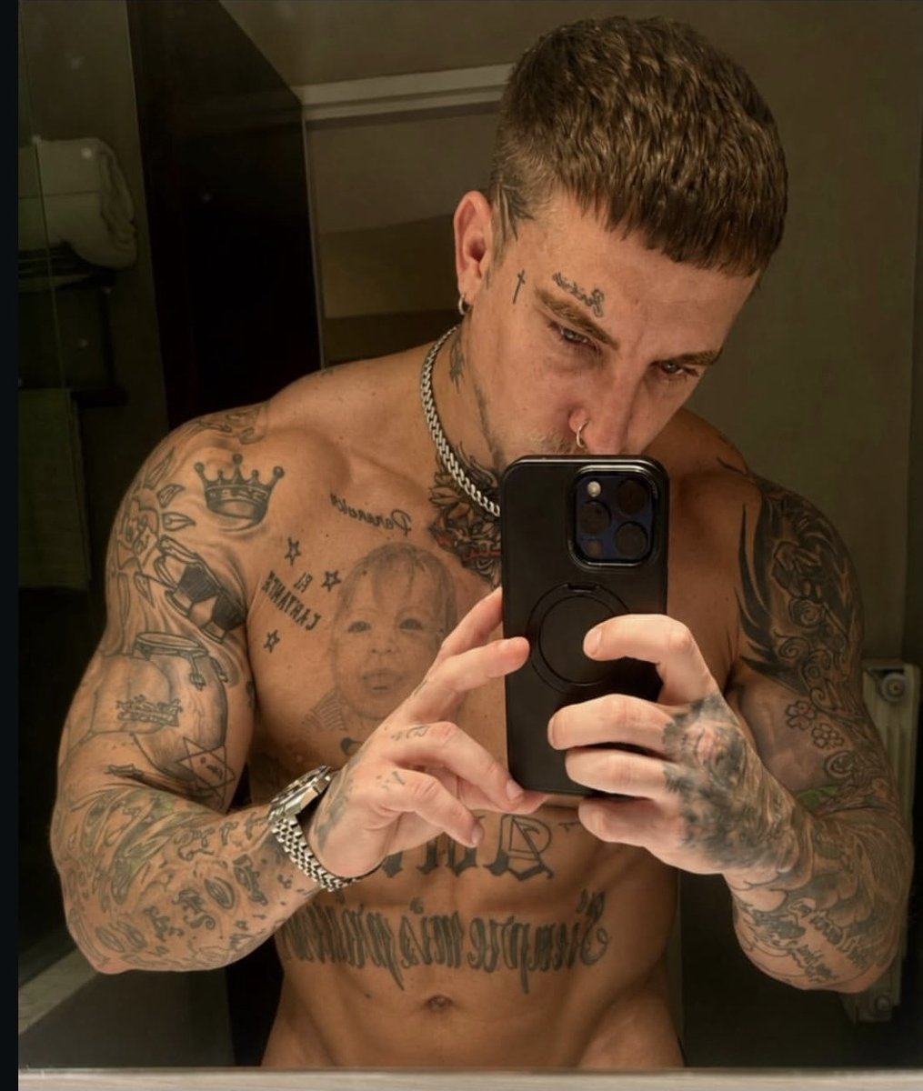 MundoFamososOk's tweet photo. "De a poquito llegando a la meta" El Polaco mostró su cambio físico en redes 🔥 https://t.co/B3gLHc5c0P