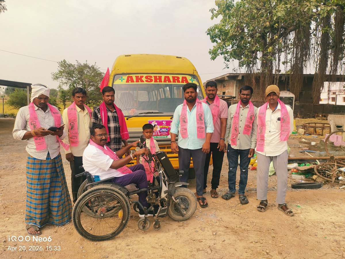Srinivaschimma1's tweet photo. @KTRBRS @BTR_KTR @KTR_News @KTRoffice పుట్టినరోజు శుభాకాంక్షలు అన్న మీరు ఇలాంటి పుట్టినరోజులు మరెన్నో జరుపుకోవాలని కోరుకుంటూ మిమ్మల్ని ఒకసారి కలవాలి అన్న ప్లీజ్ 🎂💐🙏 https://t.co/dX2QlhirrA