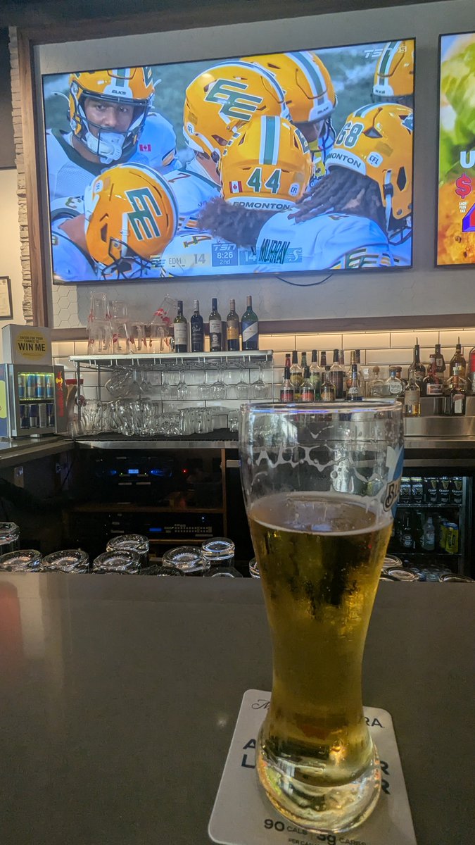 jaredflett19's tweet photo. @J_Swish24 @LWillson_82 @JayOnrait Toughest 9 team league... Where else would you watch it but the Bdubz of the north... Boston pizza.... Anyone going out tonight #ThirtsyThursday https://t.co/Xsb0fZJ0ZR