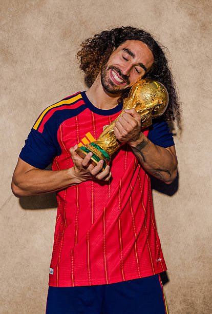 Mercado_Ingles's tweet photo. 🚨🇪🇸 Florentino Pérez no sabía que Real Madrid había fichado a Marc Cucurella y se enteró DESPUÉS de que el trato se cerró. https://t.co/Y0Pkw25yuO