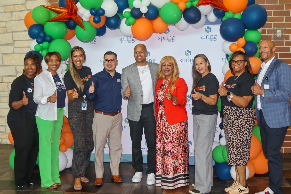 KyleSpeaks_'s tweet photo. 📍 Reporting from @SpringISD Summer Leadership Institute.
Where do I begin…First, a huge S/O to Ast Sup @branbrotherton for inviting me to serve as this year’s keynote speaker. Thank U for your belief and trust. And a special S/O to Superintendent Dr. Cuellar (my new BFF 😂) https://t.co/JfpVLG2TpZ