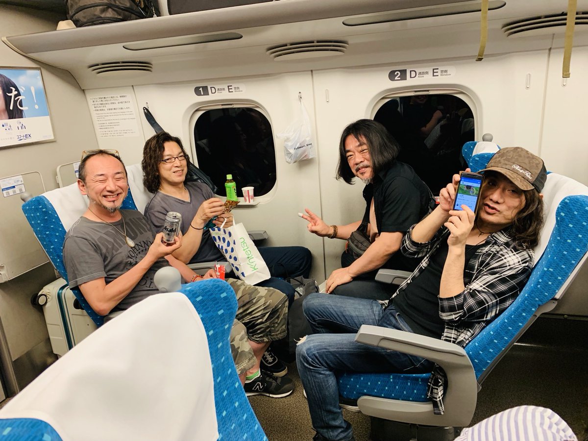 rieflauta's tweet photo. コロナ禍前2019年ですって🤣
iPhoneオススメに急に出てきたベストショット‼️
FBMの皆様全然変わらないですにゃ〜
イェーイ🩷🩷🩷
#YKL https://t.co/qkUkyRbgzT