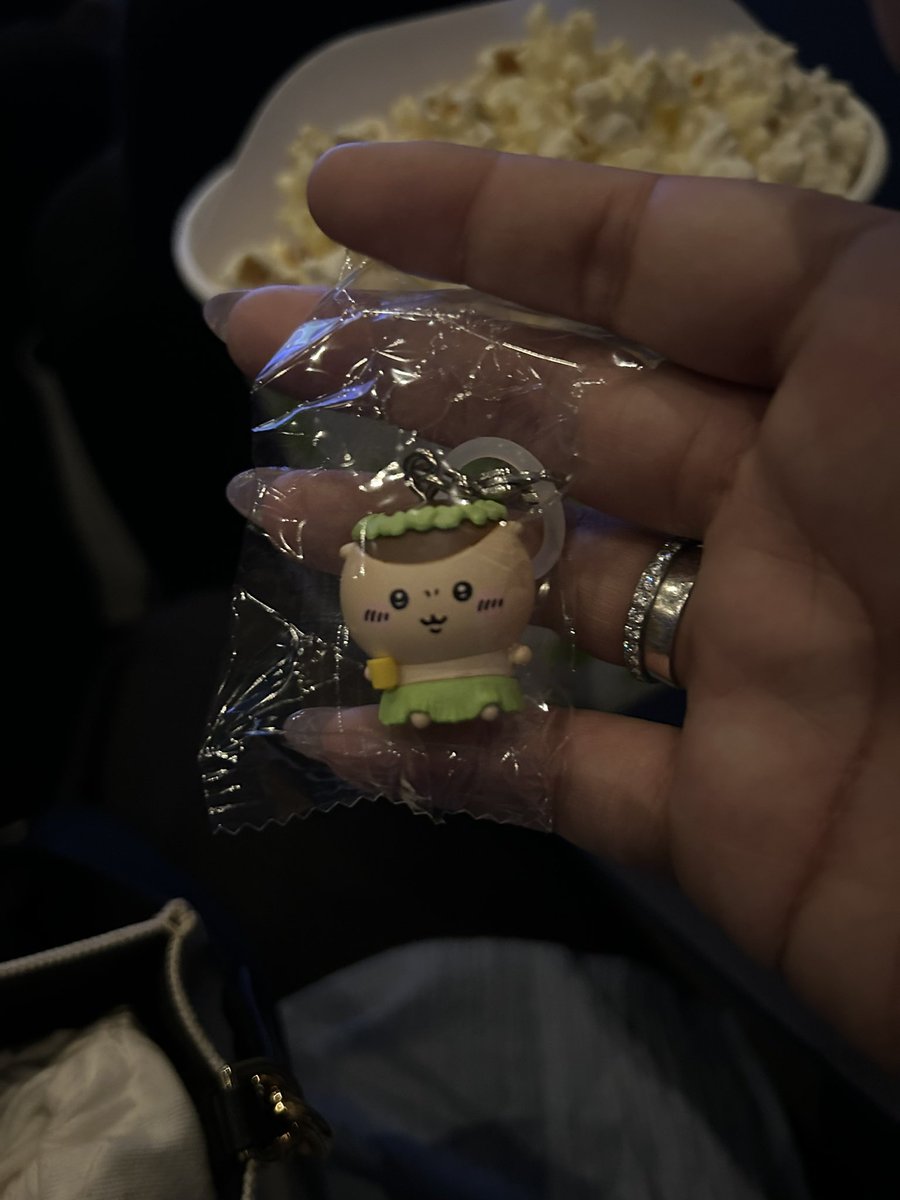ExsTmt's tweet photo. 今滋賀なんですけど、
シーサーか、カニちゃんと交換してくれる方いませんか?😭 https://t.co/zjdvrI7LwP