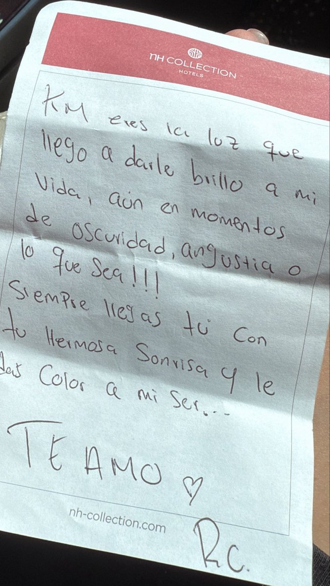 Karleanamc's tweet photo. Me encontré esto en mi carrete🤍
Escrito a mano?>>>>>😮‍💨😮‍💨😮‍💨 https://t.co/54CUthYMfO