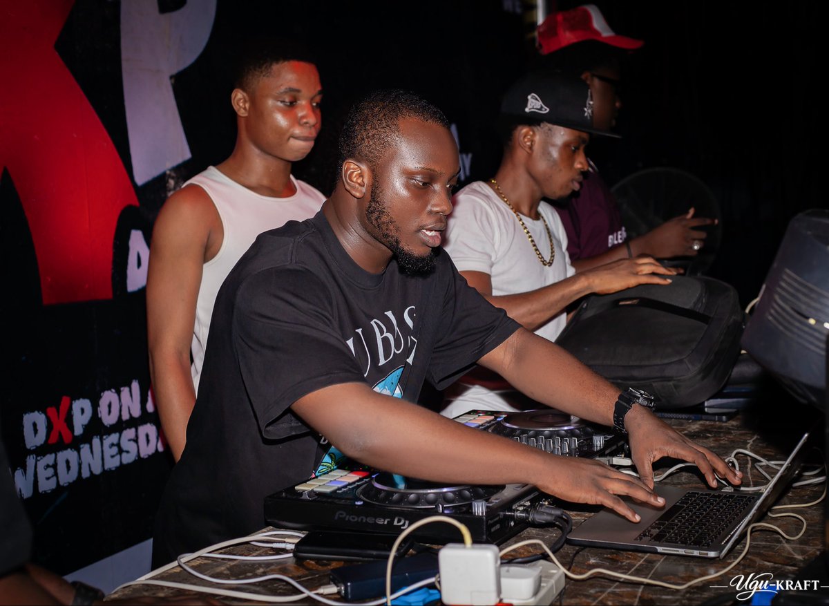 Solomon_epsi's tweet photo. Keeping the dance floor alive all night long. 🔥🎵 https://t.co/KnVy9BmTyM