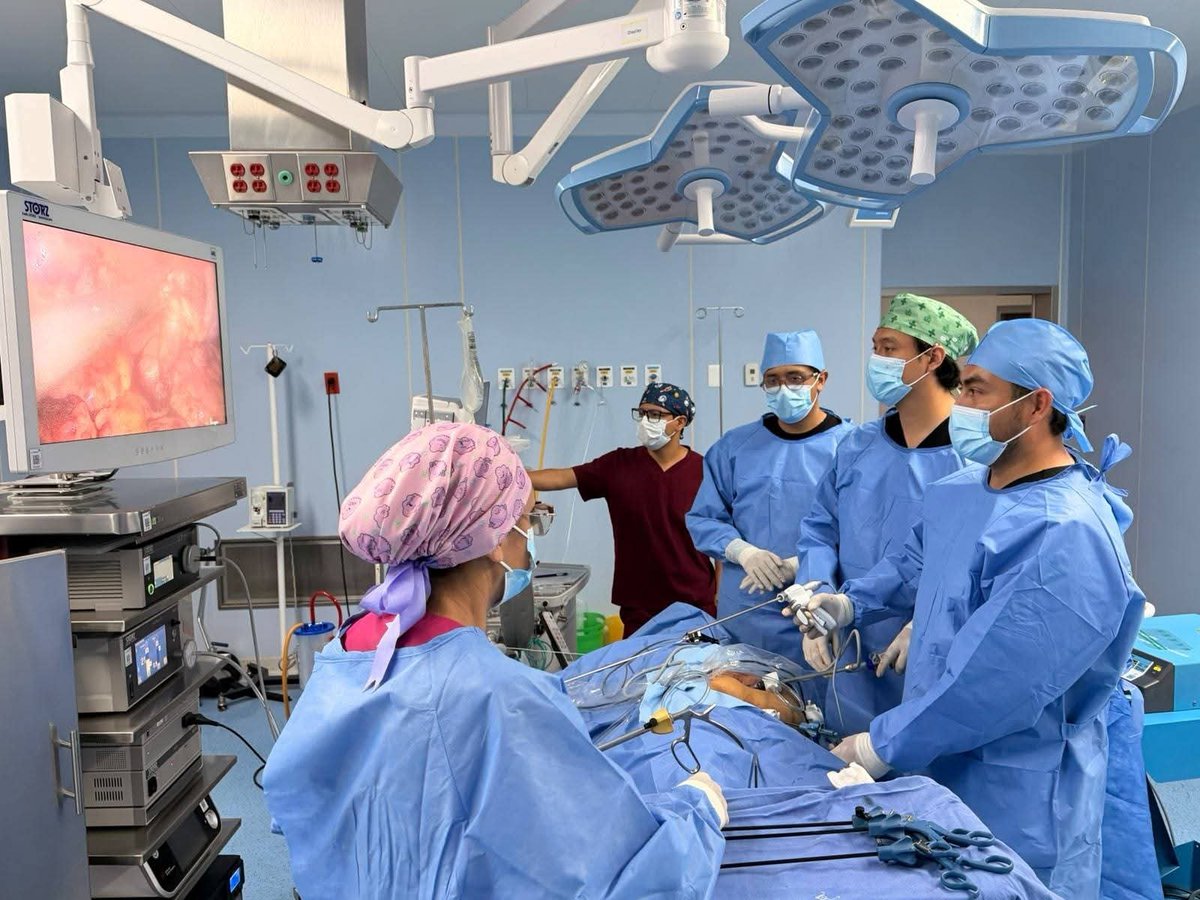 CMQ_Torres's tweet photo. Masculino de 41 años con diagnóstico de #apendicitis se realiza #cirugía #laparoscópica de #urgencia.

Citas: 222 963 3387 📱
Urgencias: 22 23 28 89 41 📞 https://t.co/YXVpwB2T7L