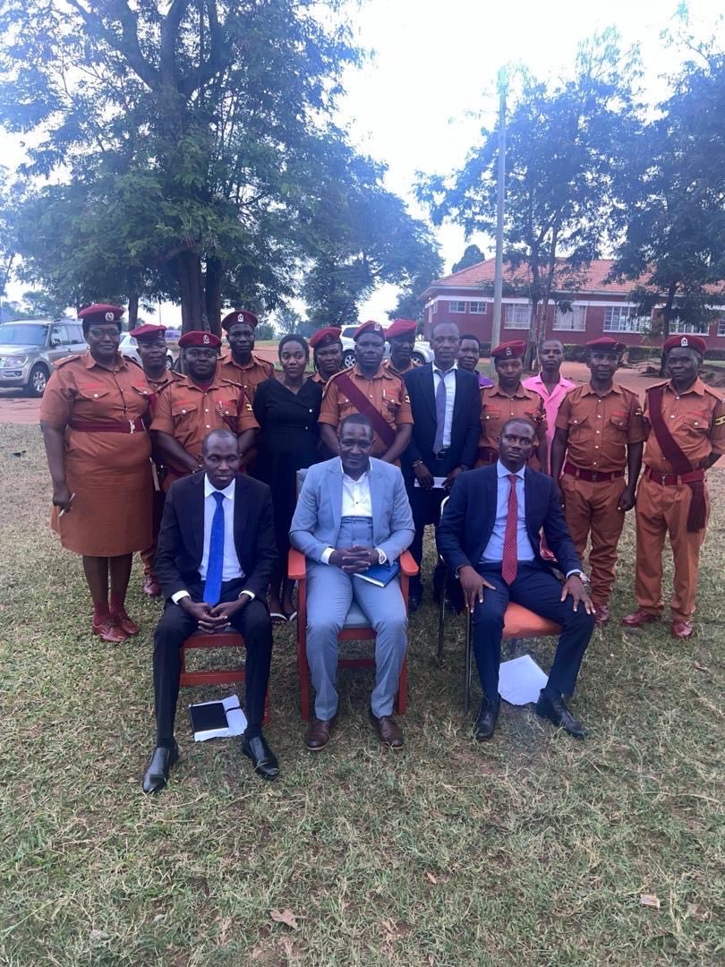 JudiciaryUG's tweet photo. The Judicial Officers of Mayuge Chief Magistrate’s Court, led by the Chief Magistrate, HW John Paul Osauro, on Wednesday conducted a plea bargain and prison inspection visit to Imanyiro Government Prison, one of the five prison facilities that hold inmates under the Court’s jurisdiction.

The visit formed part of the Court’s efforts to promote access to justice, strengthen engagement with court users, and support the expeditious disposal of criminal cases through alternative case management mechanisms.

During the visit, the team inspected the conditions under which inmates are held and had interactive sessions with both inmates and prison officers to better understand the challenges affecting the administration of justice within the area.

The judicial officers sensitised inmates on key Judiciary innovations aimed at accelerating case disposal, including plea bargaining, community service, and mediation. They explained how these initiatives contribute to timely resolution of cases, decongestion of prisons, and reduction of case backlog, while ensuring that justice is administered fairly and efficiently.

The interactive session gave inmates an opportunity to raise concerns relating to bail requirements, prolonged remand, court procedures, appeals, and payment of fines. The judicial officers responded to the concerns, clarified the applicable legal processes, and encouraged inmates to exercise their legal rights within the justice system.

The team also engaged prison officials on institutional challenges affecting criminal justice administration. Among the issues discussed were the shortage of State Attorneys, inadequate prison accommodation, and limited transport for inmates attending court. Participants explored practical local interventions while underscoring the need for continued collaboration among justice sector institutions.

HW Osauro encouraged eligible inmates to take advantage of plea bargaining and the Community Service Programme where applicable, and reminded them of their constitutional right to apply for bail. He reaffirmed the Judiciary’s commitment to expediting criminal cases in order to reduce prolonged pre-trial detention and unnecessary delays in the administration of justice.

The Chief Magistrate further noted that regular prison outreach visits provide an important platform for bridging the gap between courts and inmates, enhancing public understanding of court processes, and strengthening confidence in the justice system.

The outreach was attended by HW Simon Peter Odongoi, Magistrate in Charge of Baitambogwe Magistrate’s Court; HW Methodius Mujambere Niyongira of Mayuge Chief Magistrate’s Court, who also oversees Kityerera and Kigandalo Magistrates’ Courts; Mr. Rogers Waiswa, State Attorney; Ms. Ann Nabwire, Community Service Officer; among other officials.

The team resolved to continue conducting similar visits to all prison facilities under the Mayuge Chief Magistrate’s Court jurisdiction as part of ongoing efforts to promote access to justice, sensitise inmates on available legal remedies, and strengthen collaboration with the Uganda Prisons Service