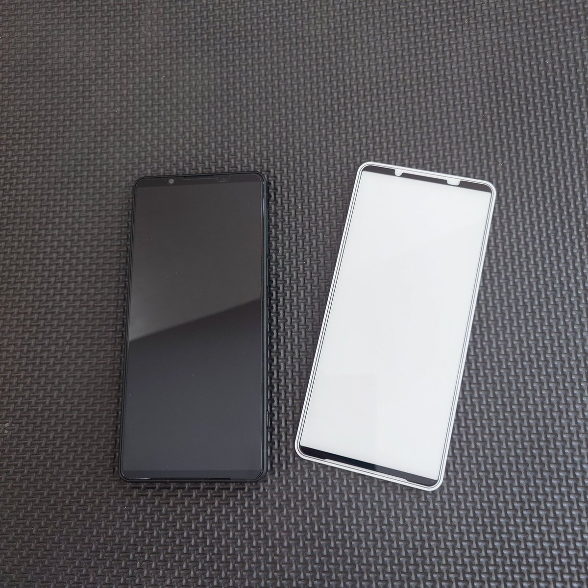 alumania_jp's tweet photo. 大切な新型Xperia1VIII（ワン・マーク8）のディスプレイを守るガラスフィルム「GLASS DEFENDER」は1VII・1VI共通でご利用いただけます！

1枚セット・2枚セットからお選びいただけます！

【1枚セット】
https://t.co/Ko6ERyyRsE
【2枚セット】
https://t.co/eLku0a61Yr

#アルマニア #Xperia1VIII https://t.co/VRyfG75bSt