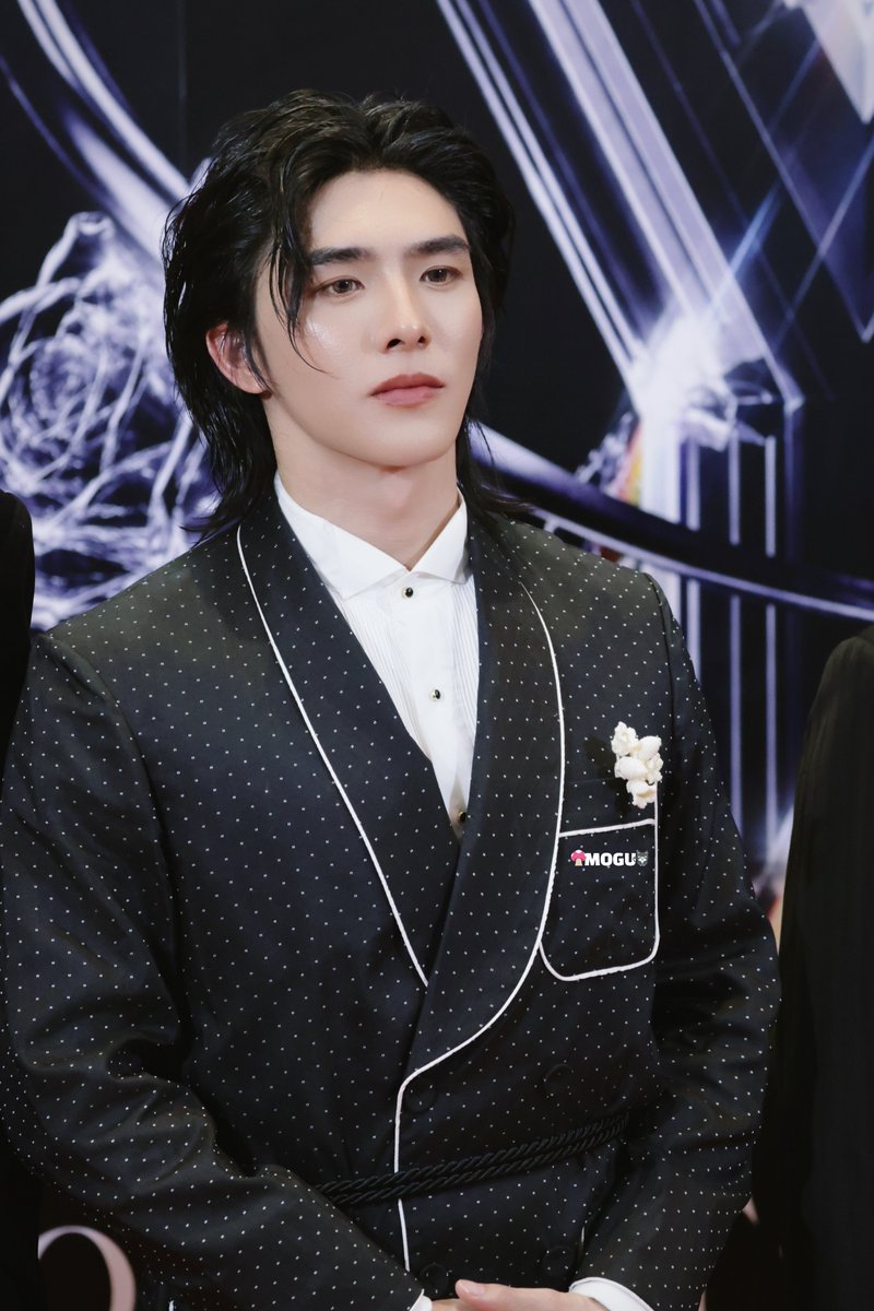 MOGUloveCAT's tweet photo. Dual Charm 🤵🏻

BXXM AT Y AWARDS 2025

#ThailandYContentAward2025
#Yawards2025xHLN
#RVW https://t.co/WoKmD32DAn