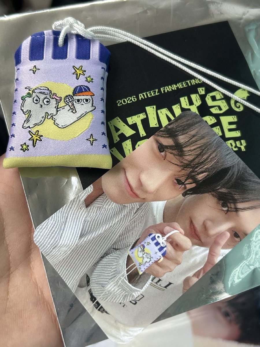 rd_im32's tweet photo. 에이티즈 에이티니존 오마모리 &amp; 유닛 포카
우산즈, 오마모리 양도합니다.

6.0

ateez atiny 홍중 성화 윤호 여상 산 민기 우영 종호 hongjoong seonghwa yunho yeosang san mingi wooyoung  jongho photocard sell 포토카드 미공포 콘서트 팬미팅 애니티즈 부적 교환 양도 https://t.co/7GLGMIQMkZ