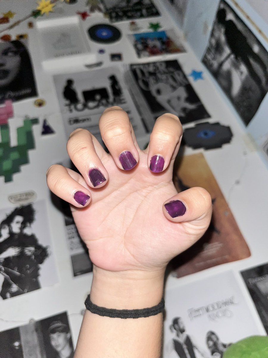 maittene's tweet photo. @NotLucccia violeta o azul las fotos son mas viejas que mirtha perdon https://t.co/OM7FrOHHe4