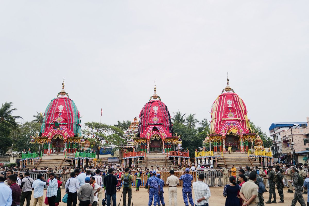 JagannathaDhaam's tweet photo. ଜୟ ଶ୍ରୀଜଗନ୍ନାଥ ମହାପ୍ରଭୁ।🙏

ସମସ୍ତ ଶ୍ରଦ୍ଧାଳୁଙ୍କୁ ପବିତ୍ର ବାହୁଡ଼ା ଯାତ୍ରାର ଶୁଭକାମନା।

#BahudaJatra #Rathayatra2026 #JaiJagannatha #RathaJatra2026 #RathaYatra #ShreeJagannathaDhaam #Puri https://t.co/80adcDItcE