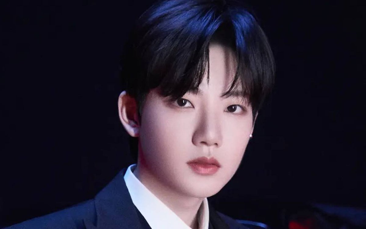 TOP100KPOP's tweet photo. 🚨 WHO IS THE BEST VOCALIST IN K-POP? (GRAND FINAL)

G-DRAGON (BIGBANG)
YOUNGJAE (GOT7)
JUNKYU (TREASURE)
SANHA (ASTRO)

⏳ The winner will receive a physical trophy 🏆
🔗 VOTE: https://t.co/98nYego0Ko https://t.co/gESkithGzX