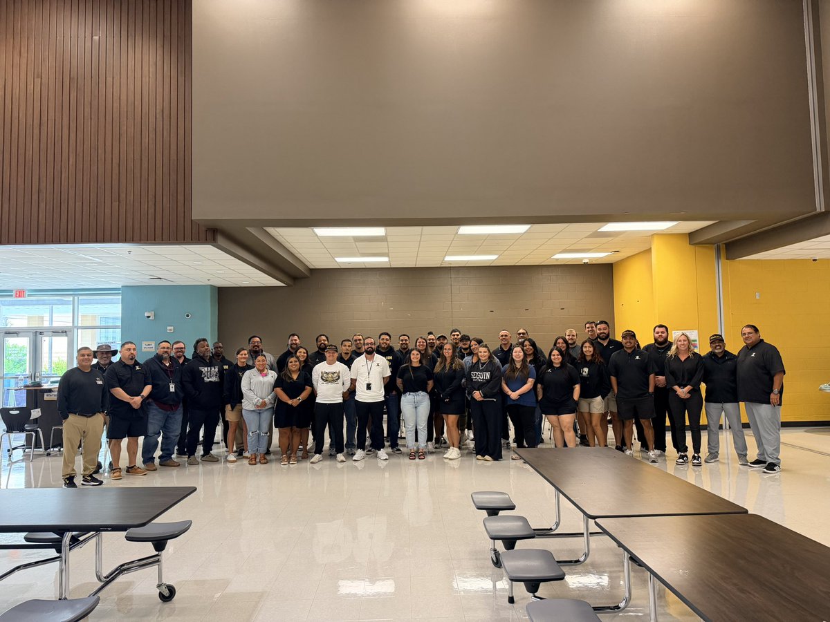 AshFarris11's tweet photo. Forget About Me I Love You
#FAMILY Your 2026-2027 Seguin ISD Coaching family. Let’s get to work! #PSHOS @garygutierrez68 @AlbertoMunozTX @SeguinAthletics @SeguinISD https://t.co/Z4N1I42aeo