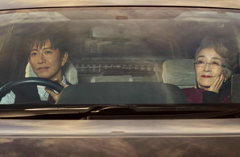 oricon's tweet photo. 倍賞千恵子×木村拓哉✕山田洋次監督
『TOKYOタクシー』Prime Videoで見放題配信
https://t.co/frs1slJGKP

8月10日から配信開始 https://t.co/0YpbSqZyi5