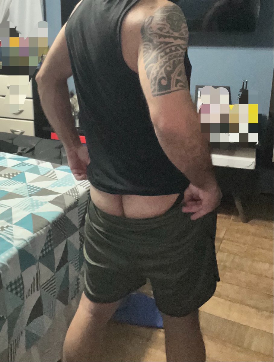 teddyoragom's tweet photo. Não é sobre exibir. É sobre saber exatamente o efeito que causa.

#MachoPassivo #GayBear #Urso #GayBR #Casado #CasalGay #Bear #GayTwitter #Tattooed #bottomguy #MascBotto #GayBearBottom https://t.co/qtKc5CLLgu