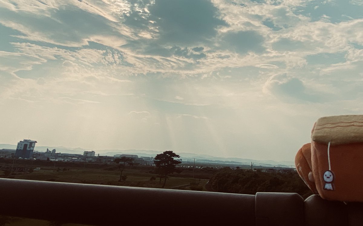 Nachicoponta's tweet photo. 彼女は言った。
？「西の空、一番星を頼りに前へすすみなさい」…と

#ジャムザハウスミカ
#初星学園ぬいぬい部 https://t.co/AWL8F67HcE