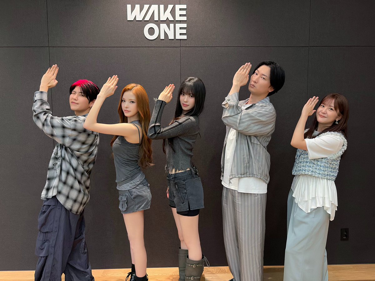 MZINE_tvasahi's tweet photo. 🎵#MZINE エンジン📕
⏰きょう深夜1:50放送 ※一部地域を除く
※いつもと放送時間が異なります

◸最新K-POPのヒミツ 弾丸取材ツアー第❷弾◿

今夜は #RIIZE から
#ショウタロウ と #ウンソク が登場🧡
MCにサプライズ＆ぶっちゃけトークを😲🎉

さらに #izna の #MAI ＆ #KOKO と
スペシャルダンスコラボも🕺🎵

お見逃しなく！！

#若井滉斗(#MrsGREENAPPLE)
#山添寛(#相席スタート)
#林美桜(テレビ朝日アナウンサー)
@RIIZE_JPN @izna_offcl_jp @AORINGOHUZIN
@aisekistart @miou_tvasahi