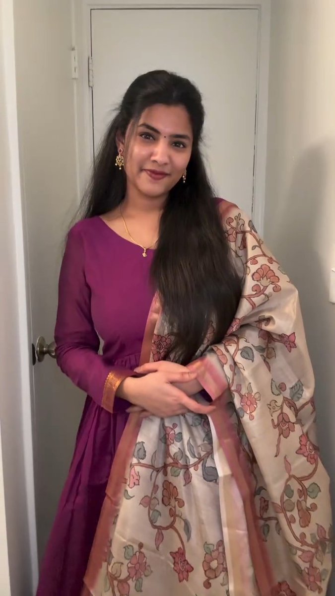 ThupakiRaju's tweet photo. Nee ettaina baayalani pisukutu, kasiga koriki paalu taagi, aa paalani nee notlo vesi malli jurrukoni, nee madamekkina pooku rasaalu kaare varaku naaki, aa vedi pooku lo modda petti kasiga dengi kaarchalanunde lanja https://t.co/qLHlJdjh1H