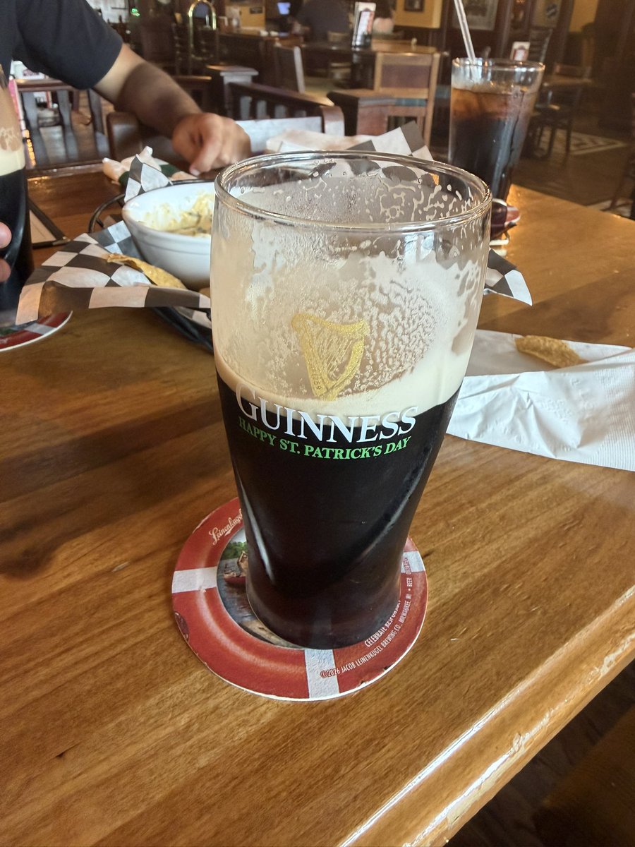 Ki11Phil's tweet photo. First time I split the G 🚀🚀 #guinness https://t.co/RQ6OKHF8l2