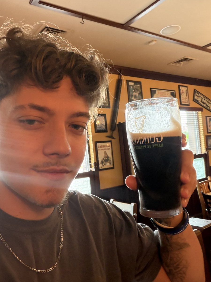 Ki11Phil's tweet photo. First time I split the G 🚀🚀 #guinness https://t.co/RQ6OKHF8l2