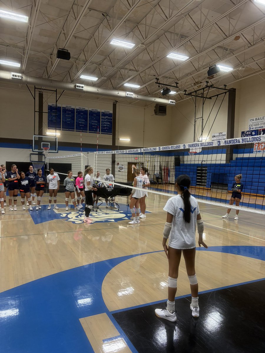 BanderaVball's tweet photo. Our JV/Varsity camp is a wrap! Shout out to Coach Laura Groff for directing and running an awesome camp! https://t.co/Hzjk29MMqe