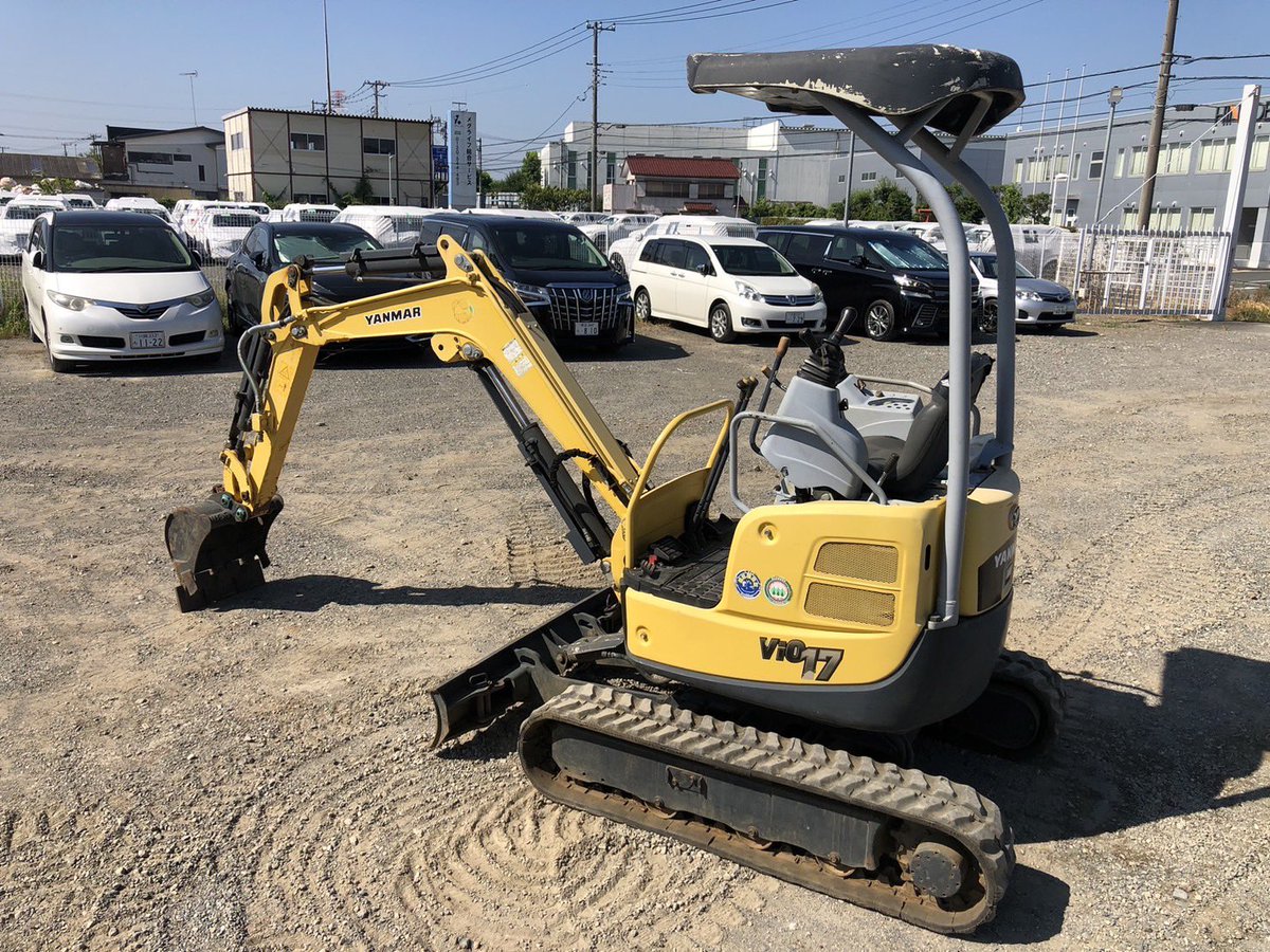 FS2017_01's tweet photo. 🚜【中古建機 入荷情報】🚜

✨ #ヤンマー Vio17（2013年式） が入荷しました！

人気ミニショベル！
狭い現場でも優れた取り回しを発揮し、住宅地・土木工事・外構工事・設備工事・造園など、さまざまな現場で活躍する1台です。

📍現車確認歓迎
📍全国発送・海外輸出対応
📍中古建機・ミニショベルの買取も強化中

詳細はプロフィールのリンク、DM、お電話よりお気軽にお問い合わせください！

#中古建機 をお探しの方は
お気軽にお問い合わせください📩

買取・販売・整備も承っております！

◼︎お問い合わせ
Tel 049-299-6150 / staff@first-selection.asia

詳細はDMでも対応可能です！

https://t.co/eBUxeeCa0j
📍#株式会社ファーストセレクション

スタッフ募集中！
当社では現在、
●#整備スタッフ
#営業スタッフを募集しています！
重機が好きな方、機械いじりが得意な方、元気で明るい方、大歓迎ですし未経験でも先輩がしっかりサポートします！
一緒に地域の現場を支えていきましょう！
興味のある方はぜひDMください📩