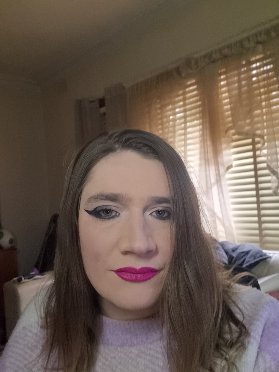 Flowing_Form's tweet photo. Finally added concealer to my routine for going out makeup and so glad I did 😅 https://t.co/PuugZxGKYV