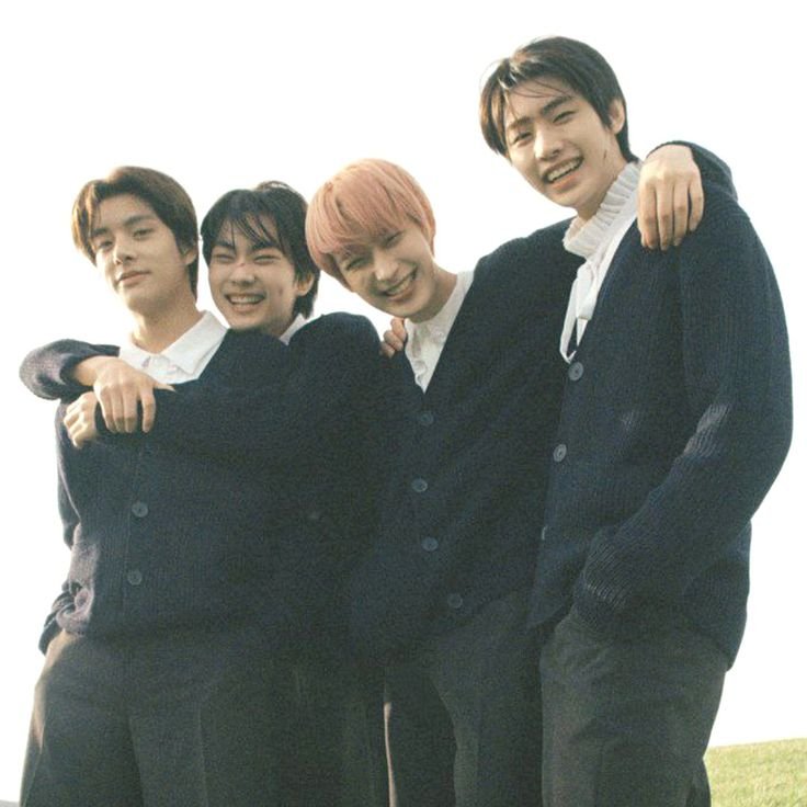 jungwonrosa's tweet photo. foto que vale a pena https://t.co/sZeNWgw71T