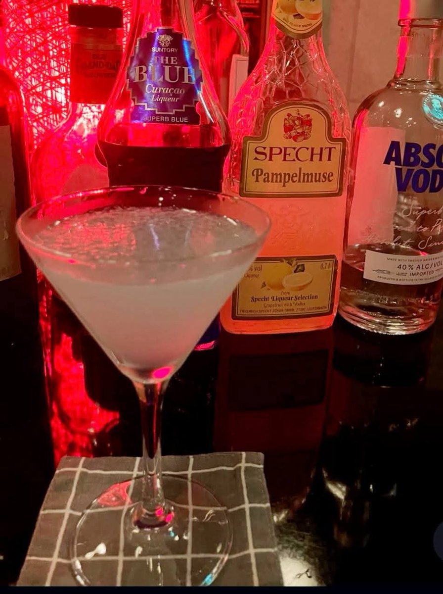 SHOTBARROBROY's tweet photo. 華のウイークエンドは…
やはり良きお酒と共にお過ごしください. https://t.co/xEn3WyhjTh