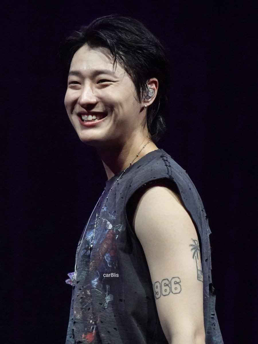 _pujadnwm's tweet photo. His smile.......
You don't get it......
#WOODZ https://t.co/6VGtA38nrM