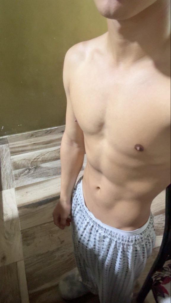 daniing__'s tweet photo. Buenas noches 😝 https://t.co/ga1DmVX1lD