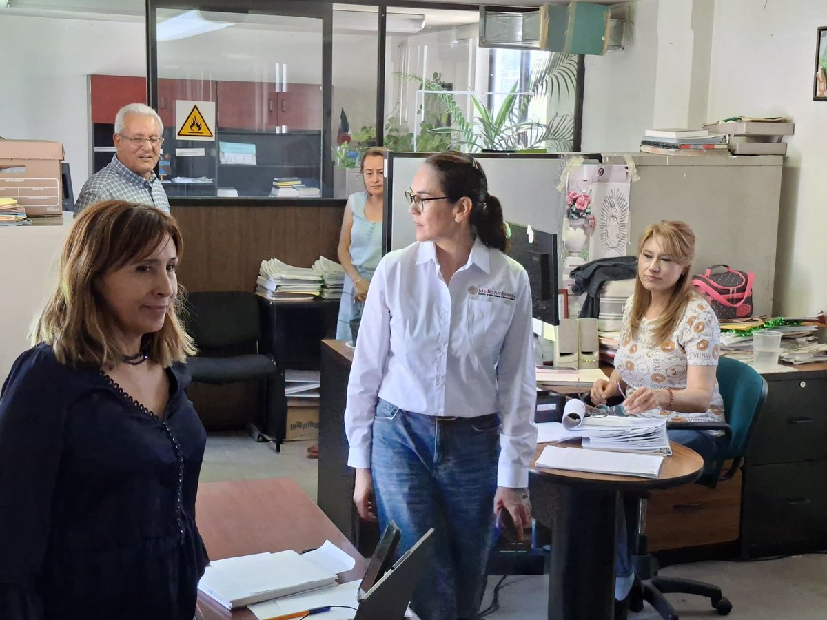 GSandovalSalas's tweet photo. Esta ocasión, nuestro recorrido por el fortalecimiento del trabajo territorial de la @SEMARNAT_mx tuvo lugar desde #Durango, donde tuve la oportunidad de conversar con el personal que, diariamente, trabaja comprometidamente por un medio ambiente más sostenible 🌎🌱. https://t.co/n6jIyuFUVw