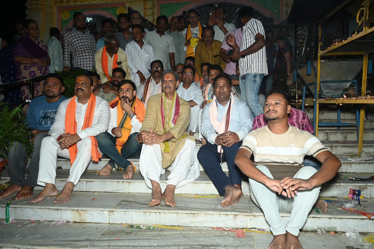 NiharMahanand's tweet photo. ଗତକାଲି ମାନ୍ୟବର ଉପ-ମୁଖ୍ୟମନ୍ତ୍ରୀ ଶ୍ରୀ କନକ ବର୍ଦ୍ଧନ ସିଂହଦେଓଙ୍କ ସହିତ ଭଟଲି ଦଧିବାମନ ଠାରେ ଆୟୋଜିତ "ରଥଯାତ୍ରା ଏବଂ ନବଗୁଞ୍ଜର କଳା ମହୋତ୍ସବ" ରେ ଯୋଗଦାନ କଲି।
ଜୟ ଜଗନ୍ନାଥ! 🙏
ଜୟ ଦଧିବାମନ ସ୍ୱାମୀ! 🙏
#RathaYatra2026
#Bhatli
#Bargarh https://t.co/wxwW3gHsLt