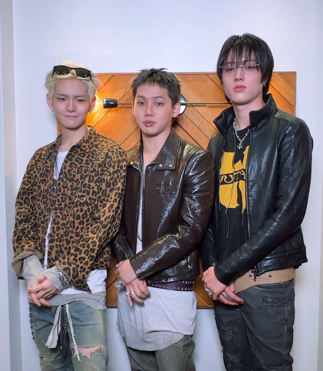 HYUNH4YI's tweet photo. https://t.co/FHTHIsIoKH