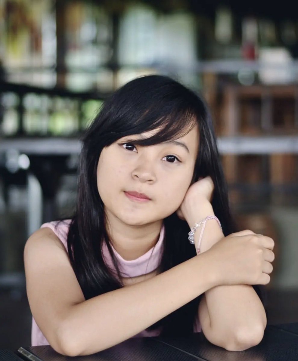 ciloqciliq's tweet photo. tunjukin foto kamu, waktu umur 20 tahun (2017) https://t.co/pJQVYTsc1p