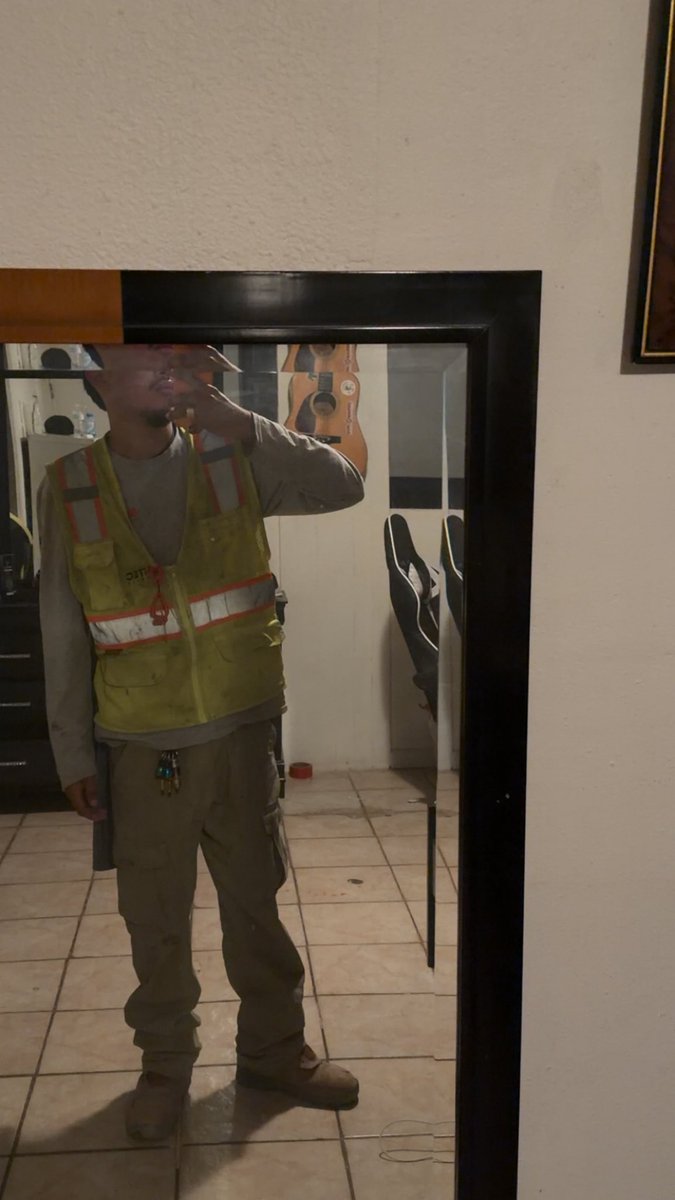 sanch8595's tweet photo. Who finna suck me off after work 👀 https://t.co/7804Ryr6Vz