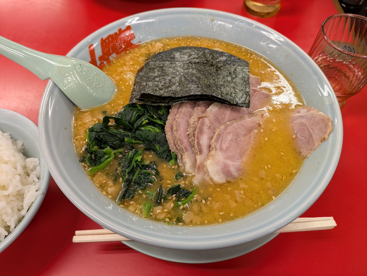 Zeus_0C's tweet photo. 山岡家
特製味噌
スープが普通に美味しい https://t.co/Lge4W5OZiE