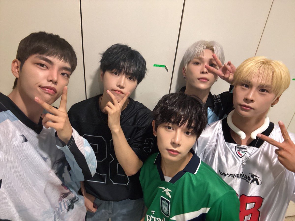 CMDM_JAPAN's tweet photo. #CMDM Live in Japan 2026 -Summer Nostalgia–

身も心も熱く燃えるステージをお届けします❤️‍🔥
CMDMの最高ステージ🔥🔥会場で体験してみて❣️😉

🗓️7/24(金) 16時
📍K-stage O!
🎫当日券あり
https://t.co/MfBJjerZTf

🩵初回観覧無料+2ショットチェキ撮影プレゼント🎁

#シーエムディーエム #新大久保 https://t.co/E6xVSkGA6E