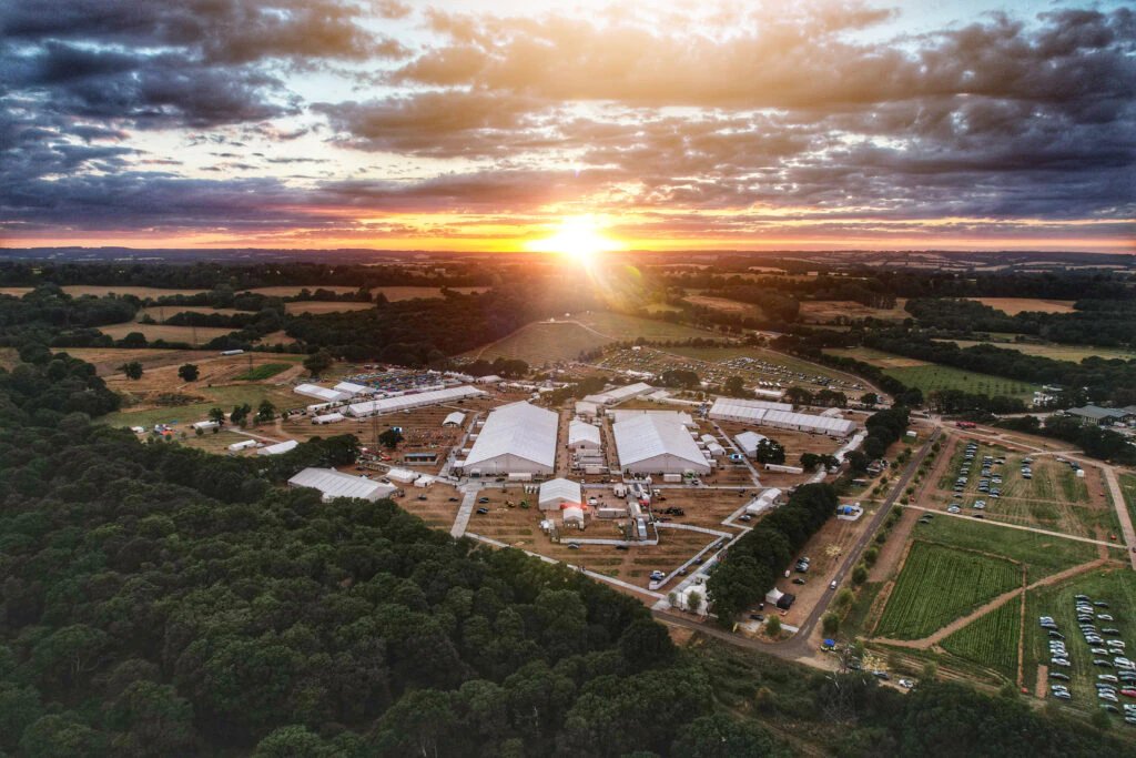 islaminind's tweet photo. Testing the Efficacy of Prayer: A Lesser-Known History of Jalsa Salana

As Britain prepares to host the largest Muslim convention in Europe, the transformation of this humble gathering from its modest origins to a global event stands as a Divine sign. Yet another aspect of its history offers an even more emphatic testimony to the existence of God. 👇🏻

#JalsaUK #JalsaSalana2026

https://t.co/fmruCVsxXA
